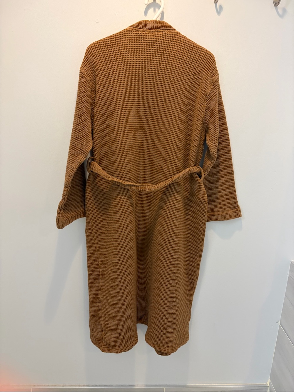 Coyuchi Unisex Organic Waffle Robe - Camel L/XL - Picture 4 of 6
